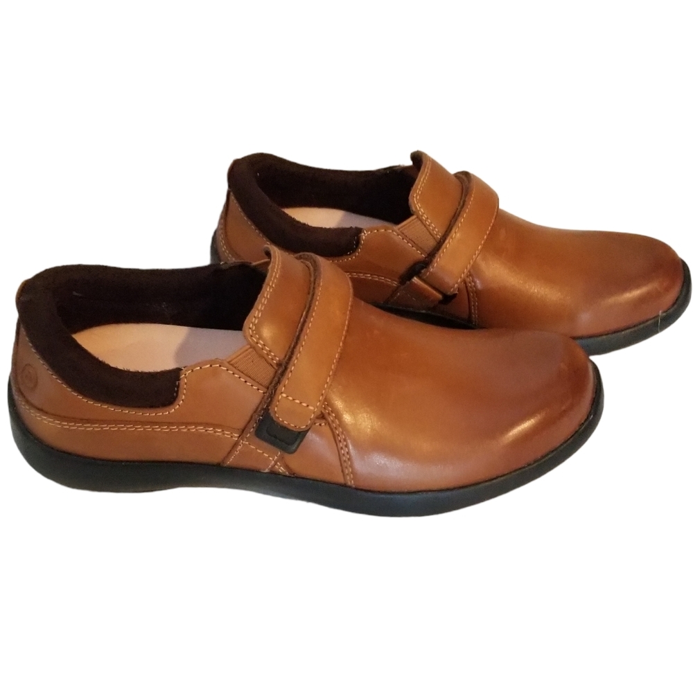 Anodyne diabetic shoes.  No. 51 wide cognac Size 6M